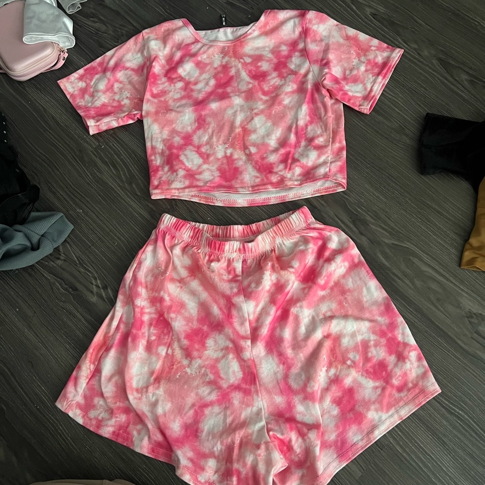 Pink set - Picture 2 of 2